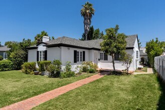 Building Photo - Designer-Done 3 Bed + 3 Bath in Prime Beve...