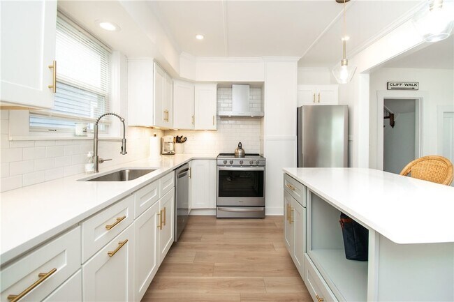 Building Photo - 33 Slocum St