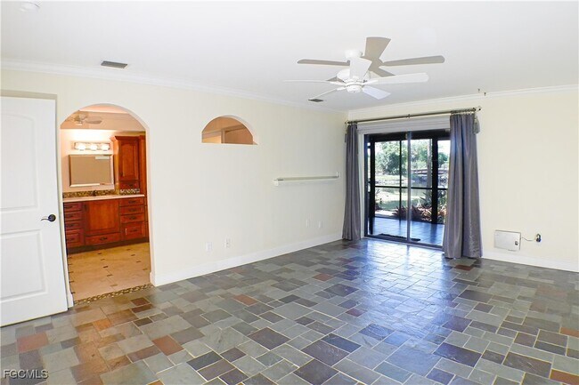 Building Photo - 112 Pinebrook Dr