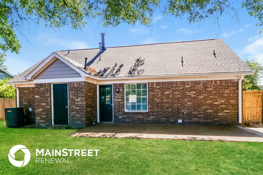 Building Photo - 2813 Arbor Lane Cove