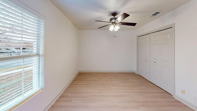 Building Photo - 9837 Childress Dr