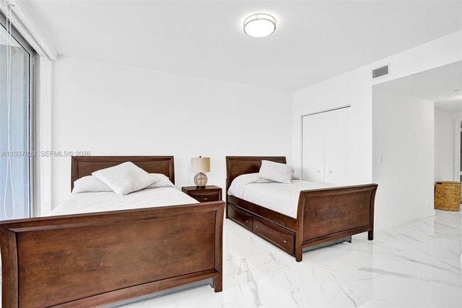 Building Photo - 488 NE 18th St