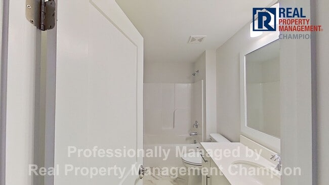 Building Photo - Newly Constructed Luxury Townhomes in Porters Neck