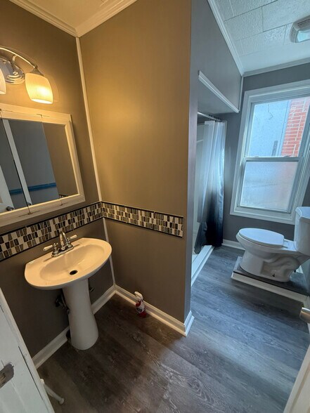 Building Photo - 1303-1303.5-13035 Penn Ave