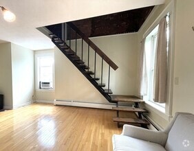 Building Photo - 352 Greene St