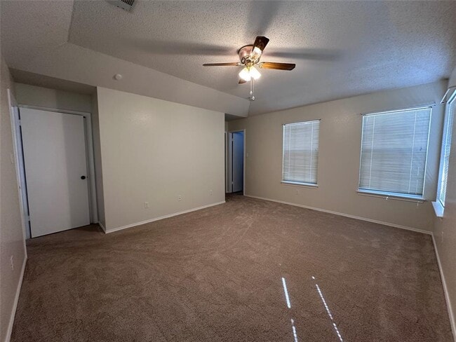 Building Photo - 109 Simpson Ave