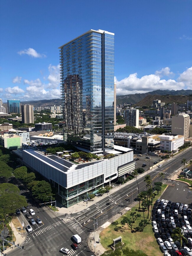 Building Photo - 909 Kapiolani Blvd