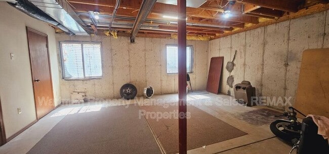 Building Photo - 4130 Madrone Way