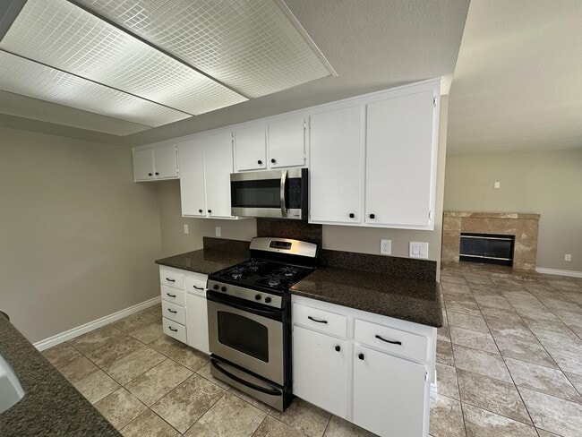 Building Photo - 9940 Highland Ave