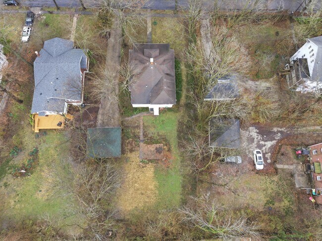 Building Photo - 303 Westwood Ave