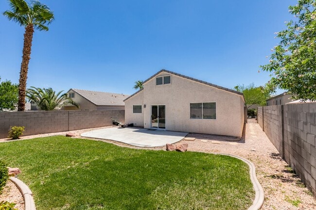 Building Photo - Beautiful Single-Story 3 Bedroom Home in Summerlin South
