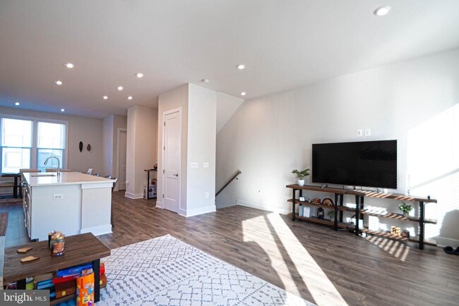 Building Photo - 2453 Liberty Lp