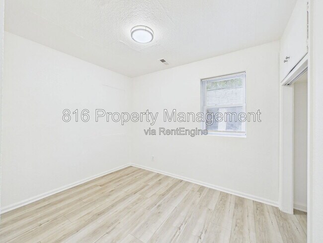 Building Photo - 6711 Agnes Ave