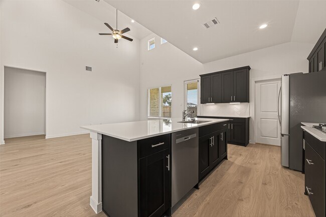 Building Photo - 2819 Red Rosehip Dr