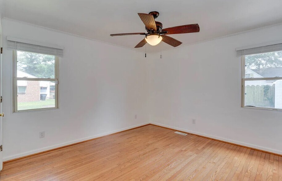 Building Photo - 39 Appomattox Ave