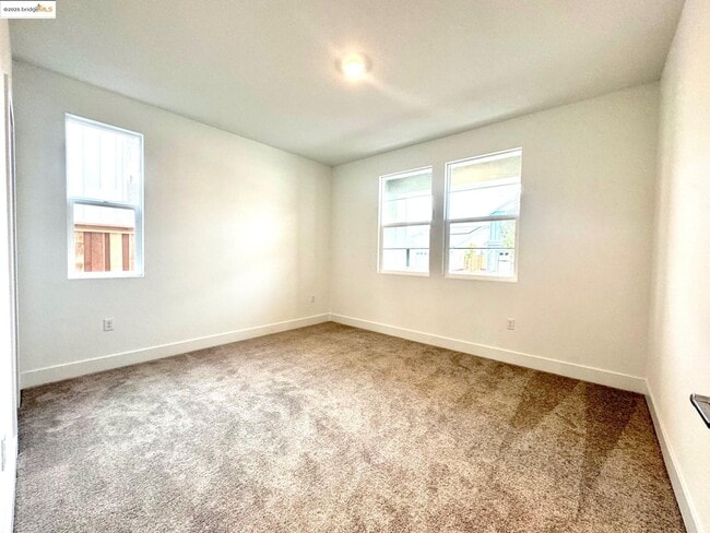 Building Photo - 2850 Talkeetna St