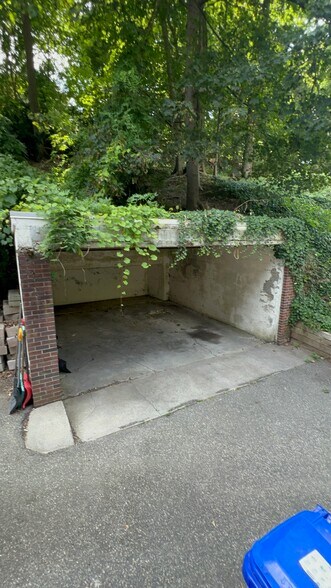 Building Photo - 152 Winchester St