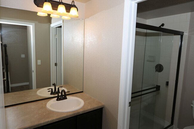 Building Photo - Updated Mountain Shadows Beauty on West Side!  4bdrm/3.5bath/2-car Garage