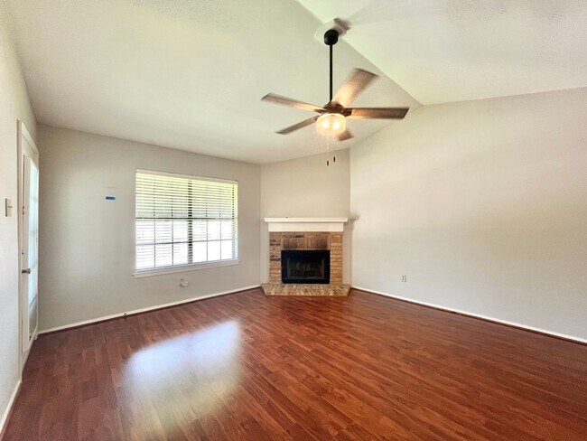 Building Photo - 400 W South Town Dr