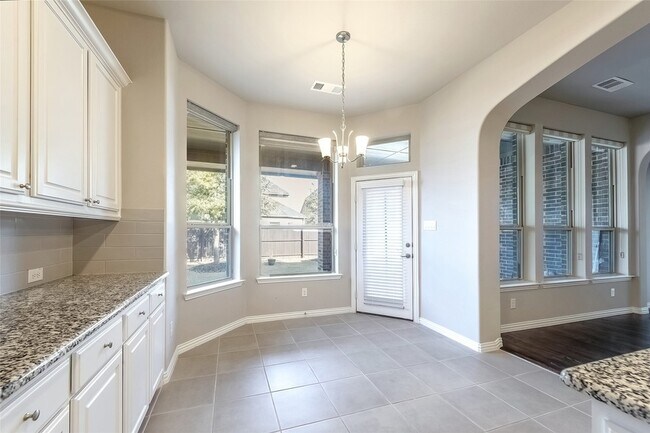 Building Photo - 6808 Badlands Dr