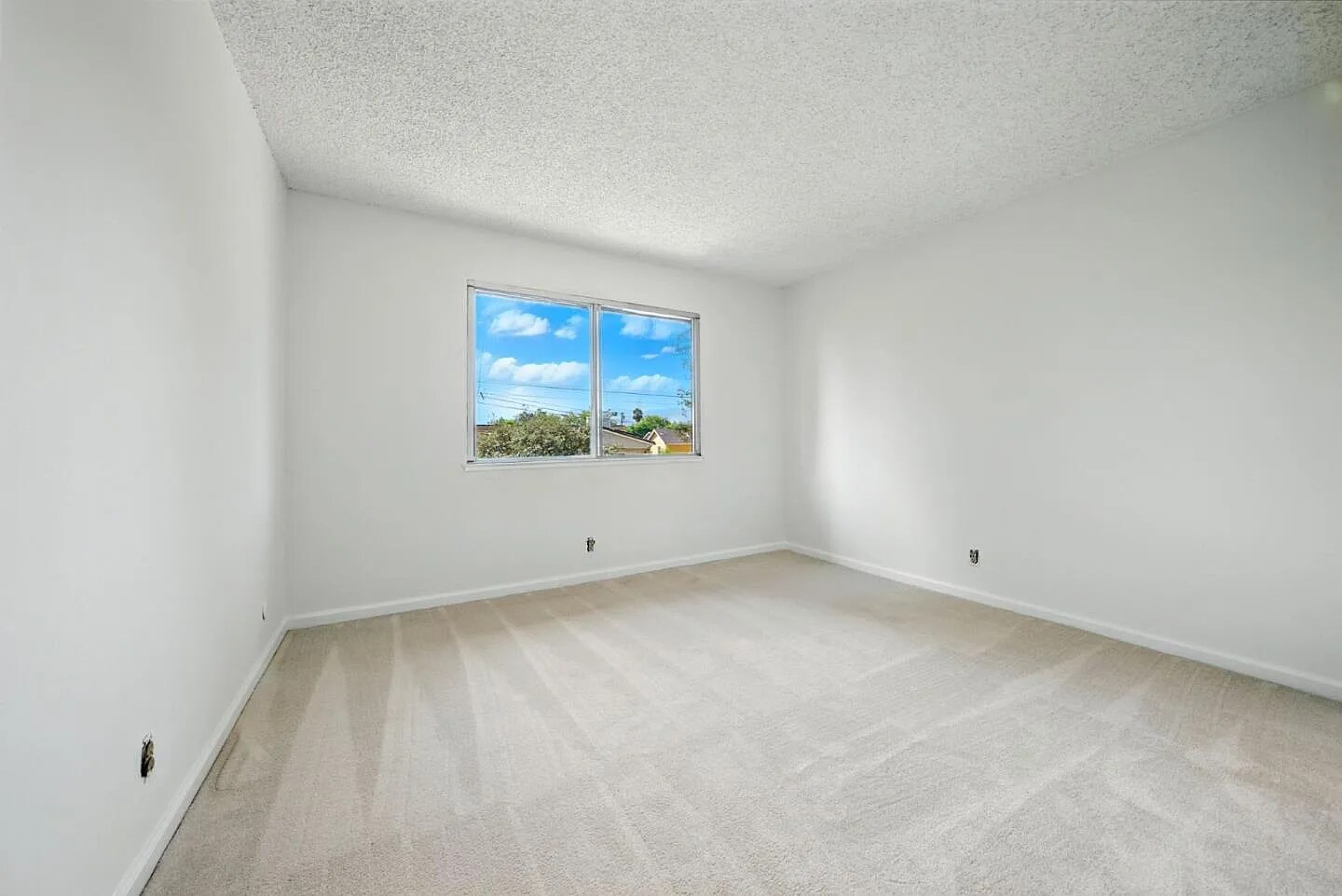 Building Photo - 1264 Bouret Dr