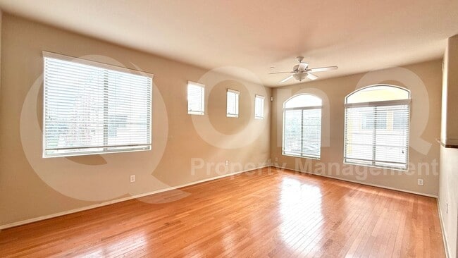 Building Photo - 900 S 94th St