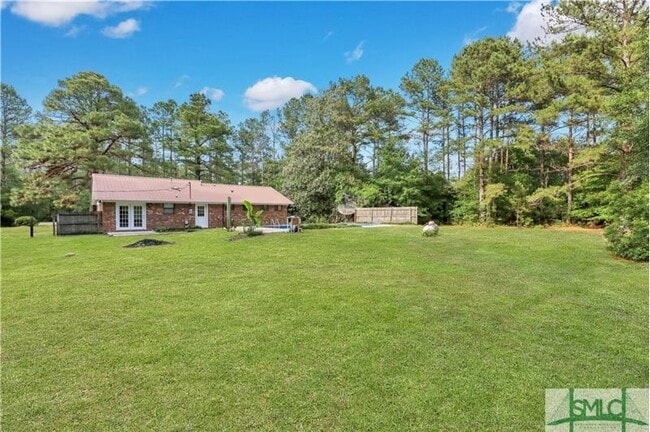 Building Photo - 103 Maple Dr