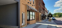 Building Photo - 117 E Cherry St