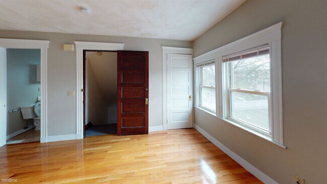 Building Photo - 2 br, 1 bath House - 10 Kelley Ct. #301 3-C