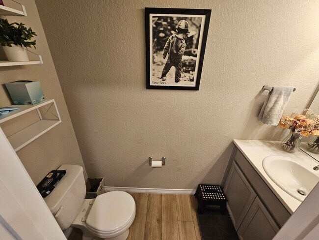 Building Photo - Welcome to this beautiful 3-bedroom, 3-bathroom home located in Lorson Ranch!!