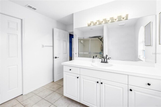 Building Photo - 8350 Wingate Dr