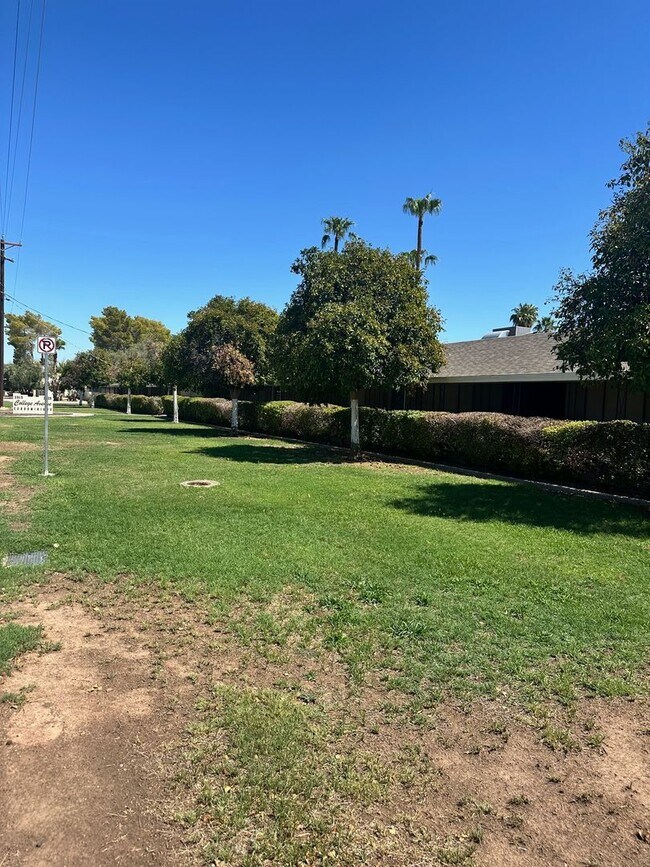 Building Photo - Discover this Charming 2-Bedroom - Tempe -...