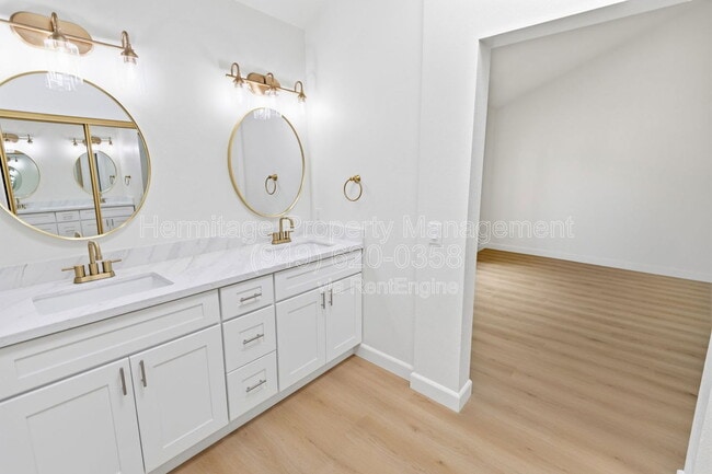 Building Photo - 26411 Stratford