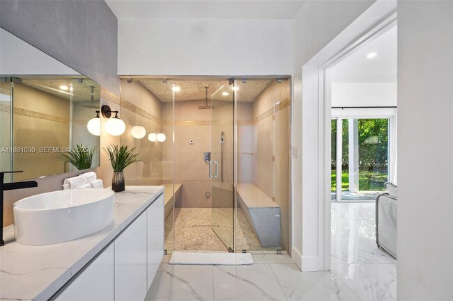 Building Photo - 1651 SW 13th Ave