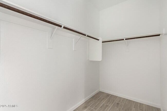 Building Photo - 3233 Juniper Cyn Dr