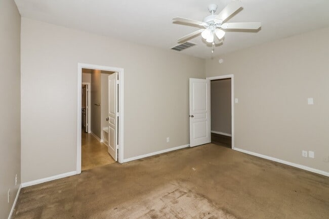 Building Photo - 8119 Almera Falls Dr