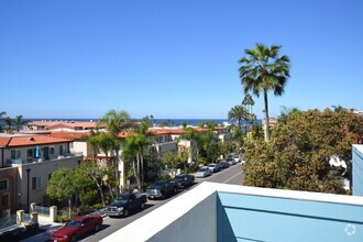 Building Photo - Modern 3BD/2.5BA in La Jolla! Private Doub...