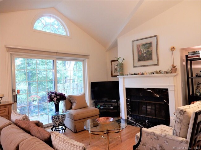 Building Photo - 230 Saugatuck Ave