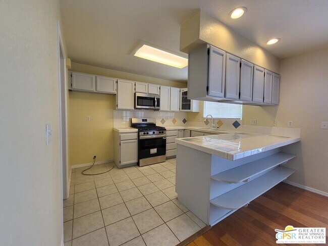 Building Photo - 66365 Cactus Dr