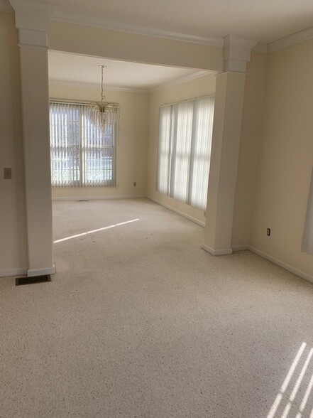 Dinning Room - 4377 Bunker Ln