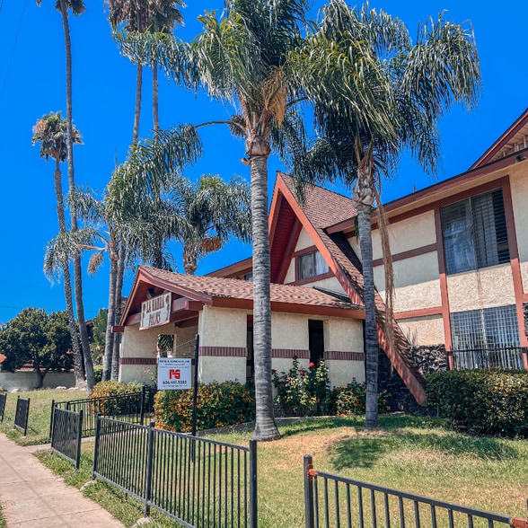 Building Photo - 1001 E Stearns Ave