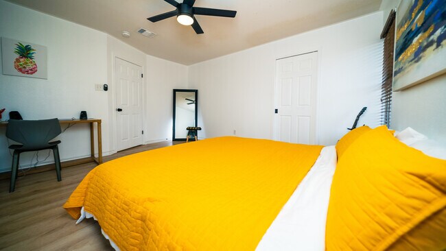 Building Photo - 5606 Meadow Crest
