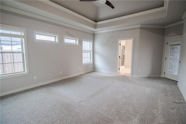 Building Photo - 3003 SW Hazelnut Ave