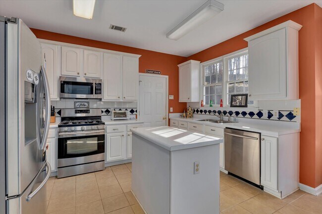 Building Photo - 1031 Camden Ln