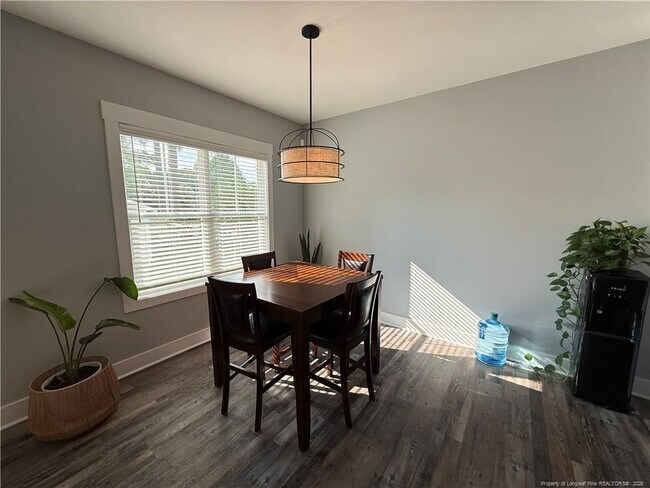 Building Photo - 3034 Candlelight Dr