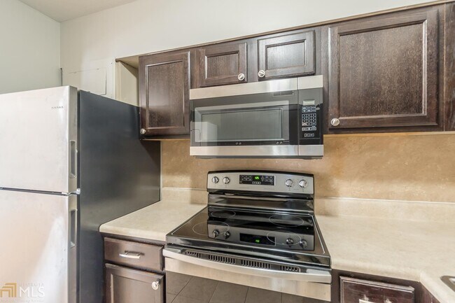 Building Photo - 3097 Colonial Way