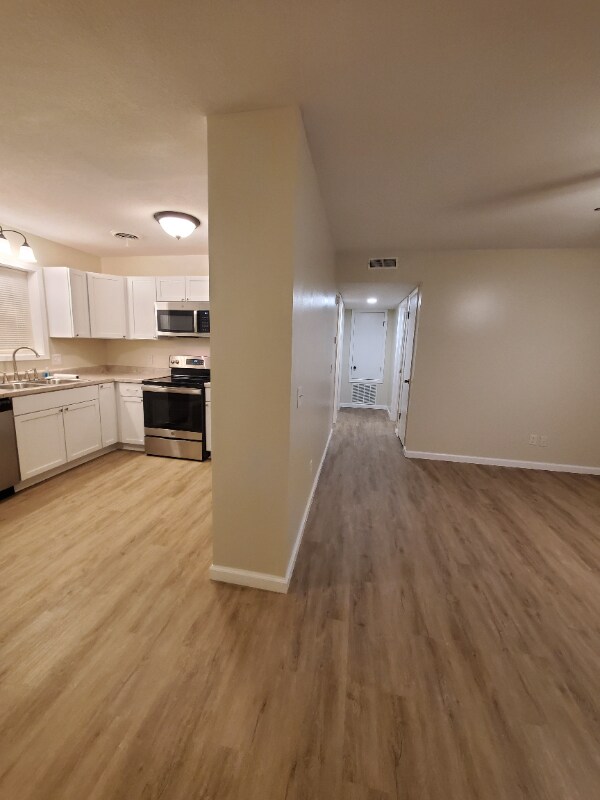 Building Photo - 111 Cheyenne Dr