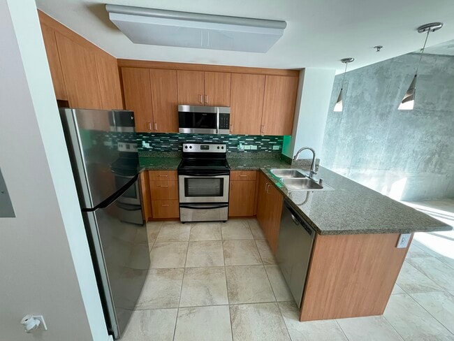 Building Photo - 1080 Park Blvd