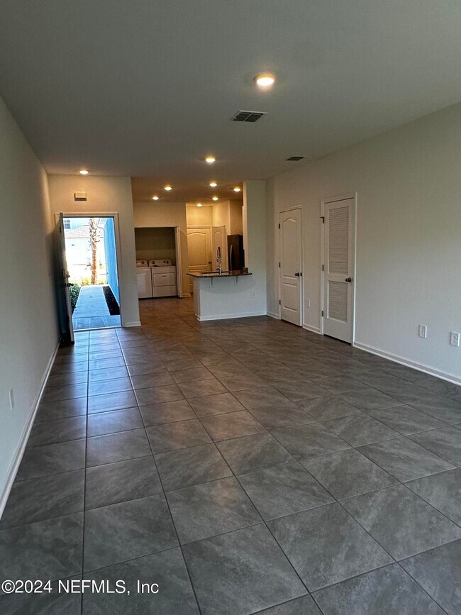 Building Photo - 35 Tidal Bch Ave