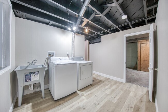 Building Photo - 2158 Reis Run Rd